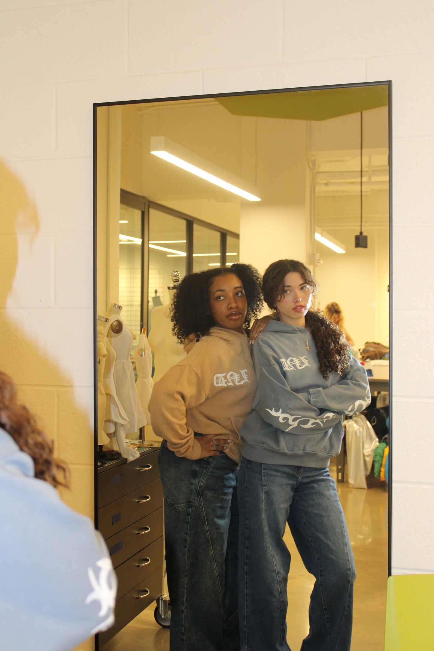LONEDIVINITY CAPSULE 1 - NASHVILLE EXPRESSING + CREATIVE ARTS