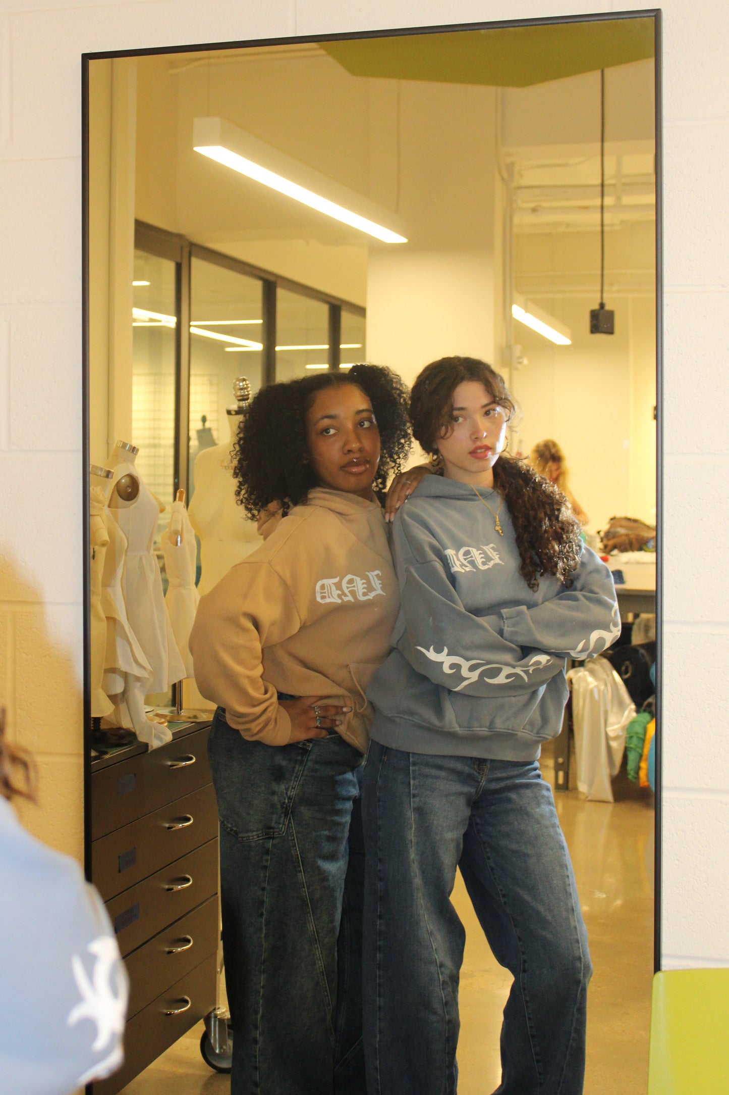 LONEDIVINITY CAPSULE 1 - NASHVILLE EXPRESSING + CREATIVE ARTS